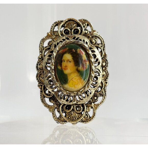 Gerry's Signed Gold T Filigree Porcelain Antique Style Vintage Lapel Brooch Pin - Picture 1 of 10